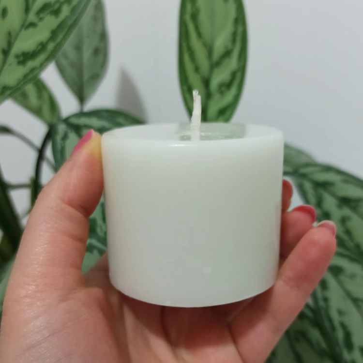 شمع استوانه ی دکوری رنگ سفید