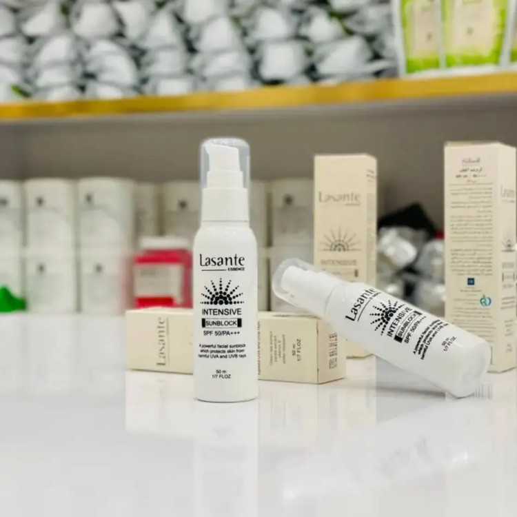 ضد آفتاب بی رنگ SPF50 لاسانته حجم 50 میلی لیتر