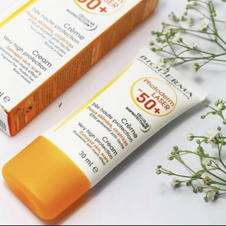 کرم ضد آفتاب بیودرما مدل Photoderm SPOT حجم 30 میلی لیتر