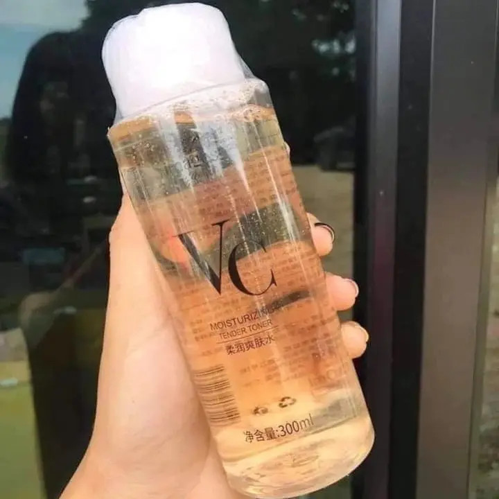 تونر روشن کننده و پاک کننده ویتامین سی Moistuizing Tender Toner VC