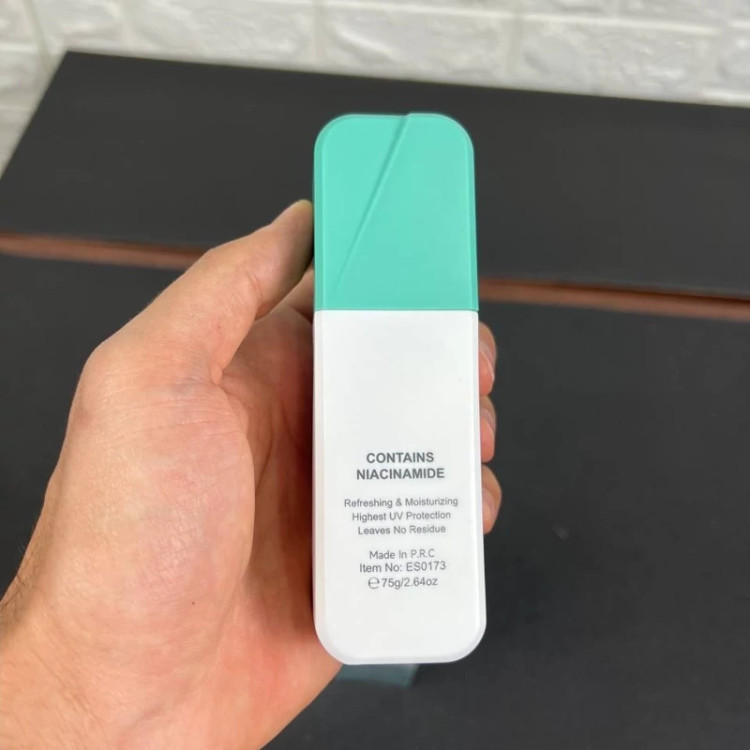 لوسیون ضدآفتاب استلین SPF50 مرطوب کننده و آبرسان