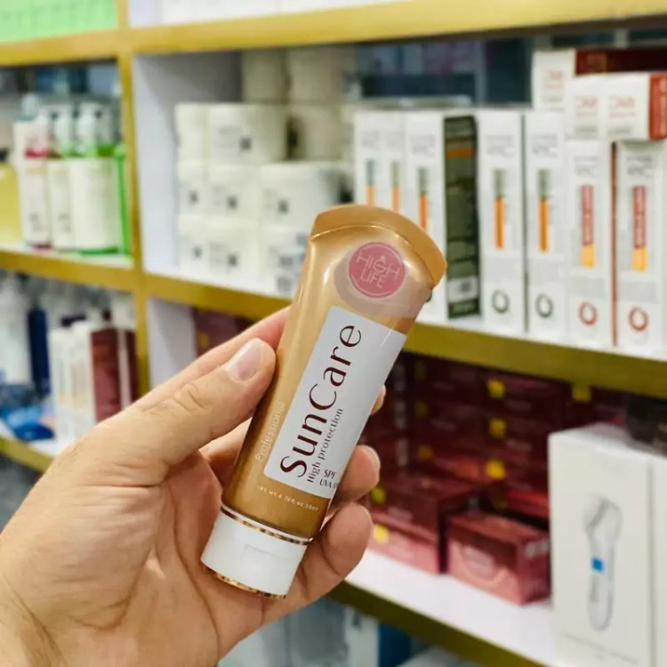 کرم ضد آفتاب هایلایف SPF 50