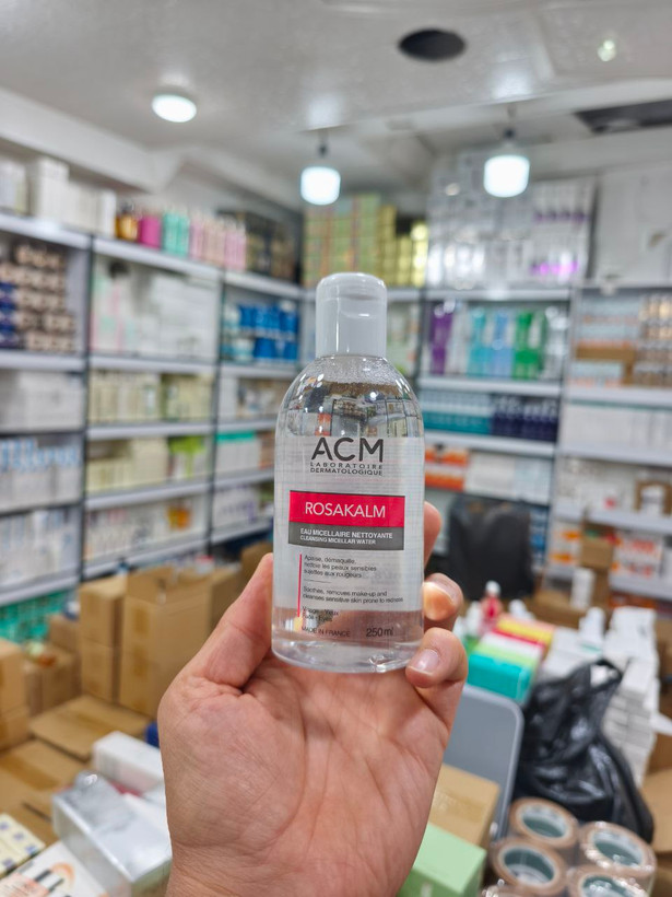 میسلار واتر پاک کننده و تسکین دهنده پوست های حساس ای سی ام ACM ROSAKALM
