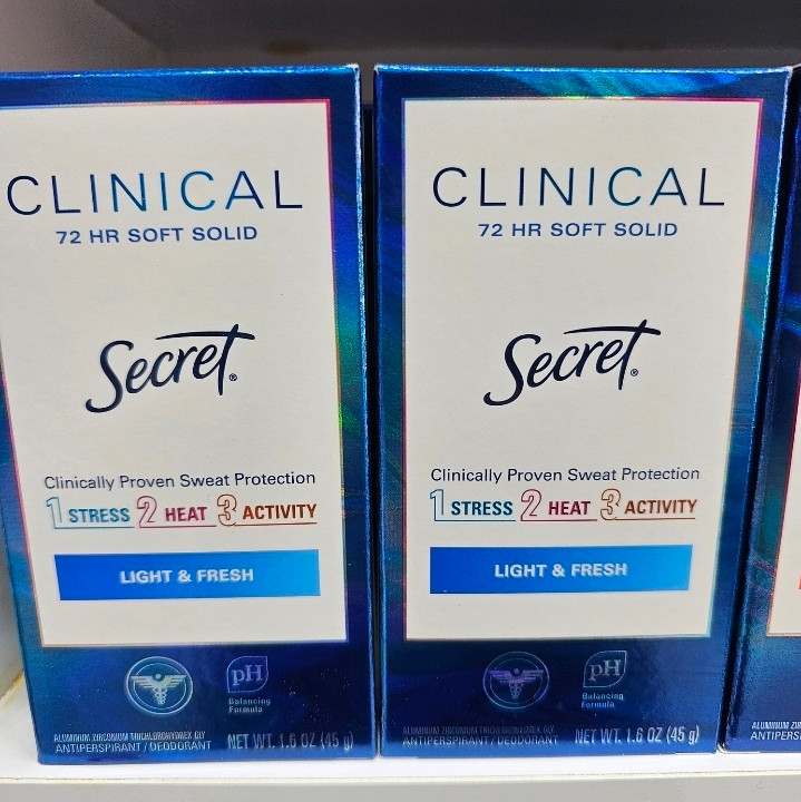 استیک مام ضد تعریق کلینیکال سکرت Secret مدل Light & Fresh - محافظت 72 ساعته | وزن 45 گرم
