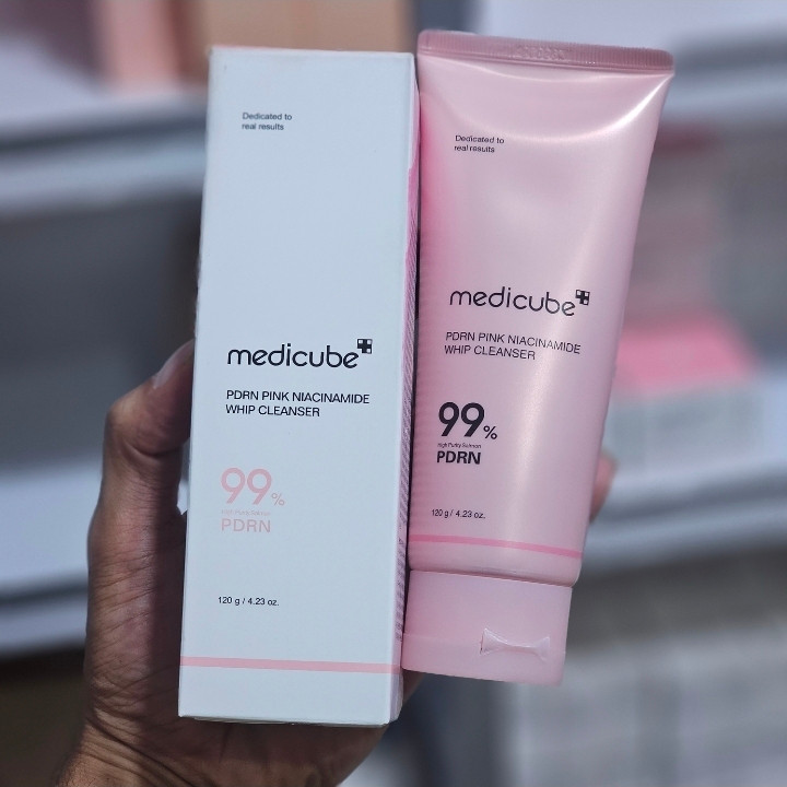 فوم شستشوی نیاسینامید مدی کیوب مدل Niacinamide حجم 120 میلی لیتر