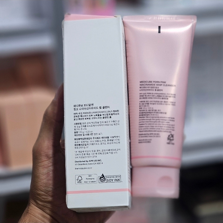فوم شستشوی نیاسینامید مدی کیوب مدل Niacinamide حجم 120 میلی لیتر