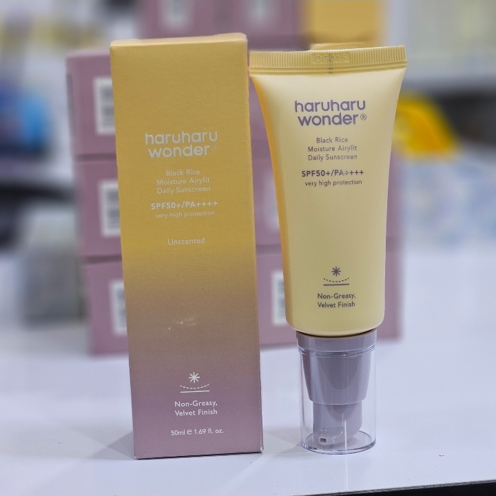 کرم ضد آفتاب آبرسان هاروهارو مدل Black Rice SPF 50 حجم ۵۰ میلی‌لیتر